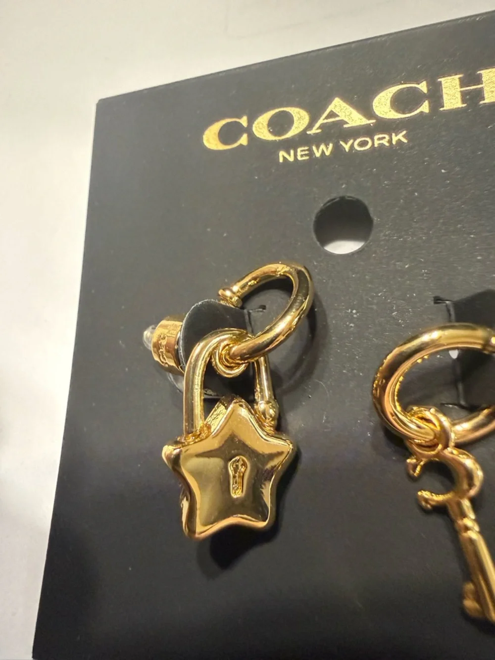 New Coach Signature Star Padlock And Key Mismatched Huggie Earrings Gold Tone - Picture 2 of 5